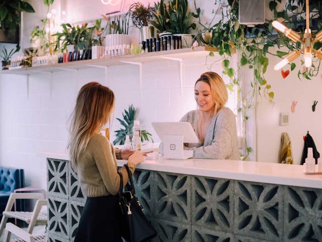 Franczyza czy franszyza? Poznaj różnice w pojęciach i bądź świadomym przedsiębiorcą.