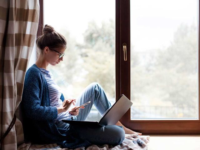 Koronawirus w natarciu. Na jakie świadczenia z ZUS-u można liczyć w czasie pandemii?