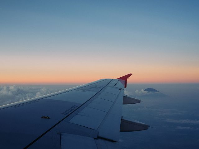 Granice zostały przekroczone. Wszystko, co musisz wiedzieć o świadczeniach z powodu kwarantanny po powrocie do kraju.