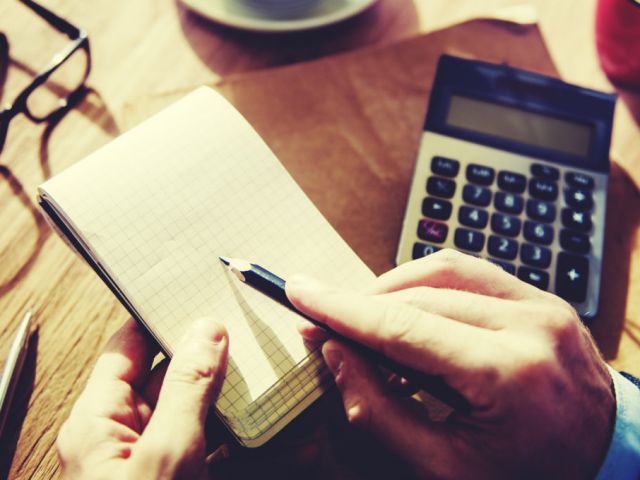 Jak wystawić fakturę dla zagranicznego kontrahenta?