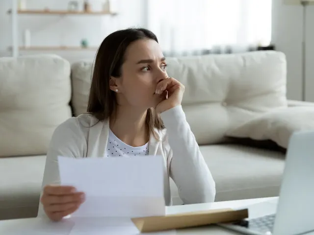 Korekta w KSeF: jak wystawiać korekty sprzedaży, kiedy trzeba odwołać się do numeru KSeF i jak to spiąć z magazynem