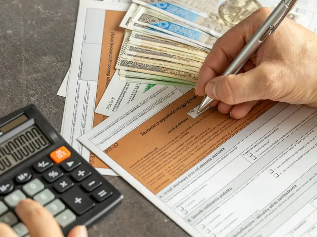 Fikcyjne faktury znów na radarze fiskusa: jak firmy mogą ograniczyć ryzyko i przygotować się na erę KSeF