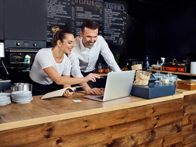 Faktury z kasy rejestrującej a KSeF: co wolno do końca 2026 i jak to poukładać w procesach sprzedaży