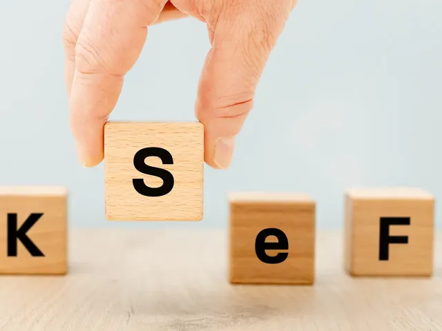 Numer KSeF w płatnościach odroczony do końca 2026: co to oznacza dla przelewów, MPP i automatycznego rozliczania