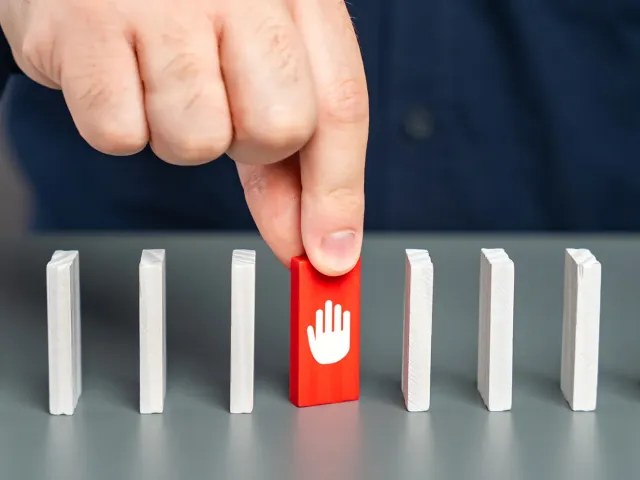 Dlaczego faktury są odrzucane i czy to prawda, że „znikają” z KSeF?