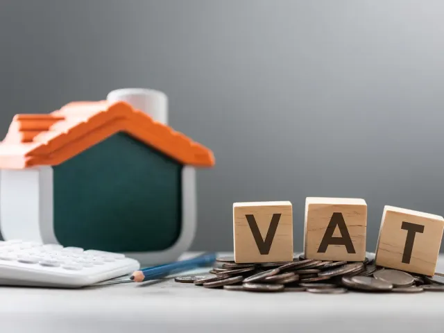 Powrót do zwolnienia z VAT: kiedy to możliwe i czy się opłaca