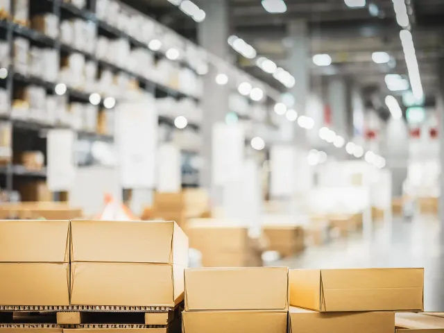 KSeF w e-commerce: jak obsłużyć setki faktur dziennie bez ręcznej pracy